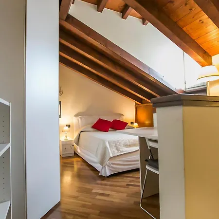 Gianna San Fedele Apartment